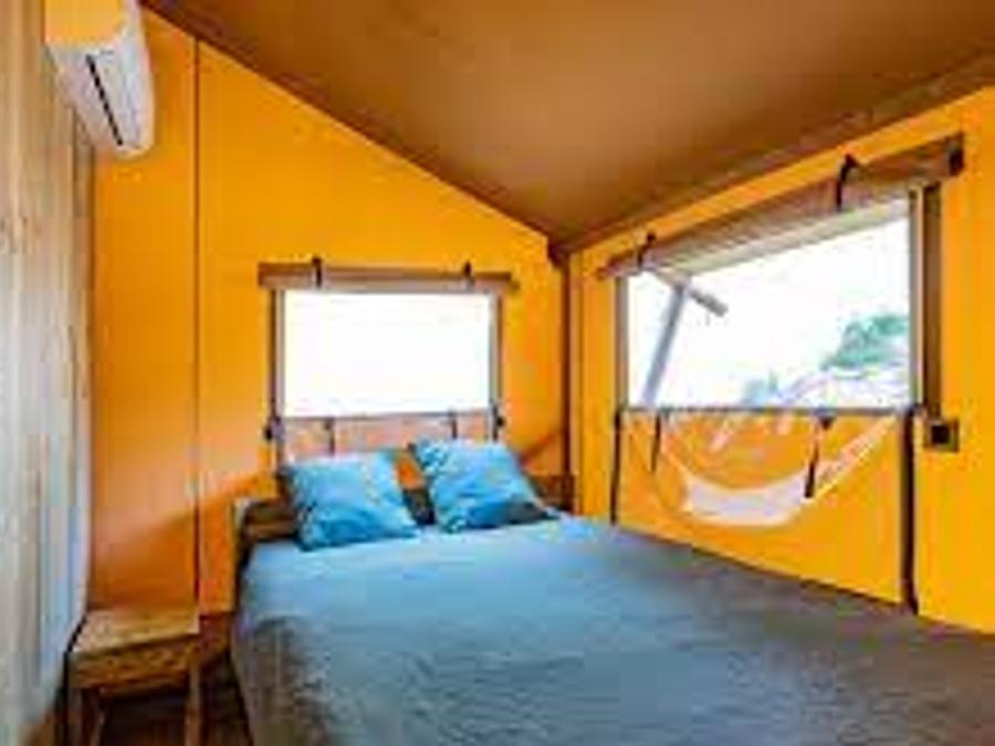 Tente en toile et en bois 4 personnes - Insolite Confort (2 chambres,WC/SDB) 2