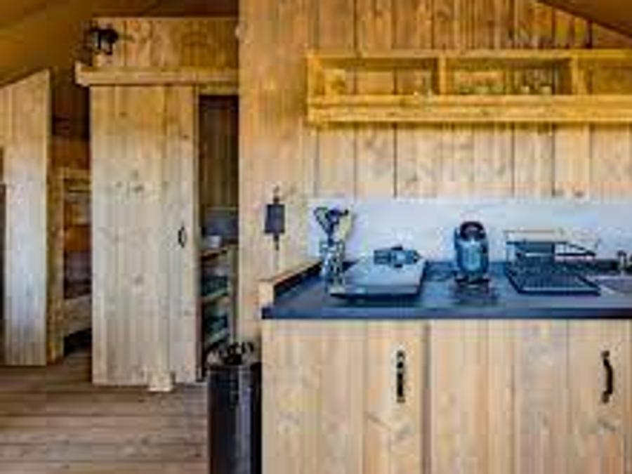 Tente en toile et en bois 4 personnes - Insolite Confort (2 chambres,WC/SDB) 1
