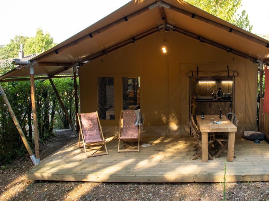 Tente en toile et en bois 4 personnes - Insolite Confort (2 chambres,WC/SDB) 11