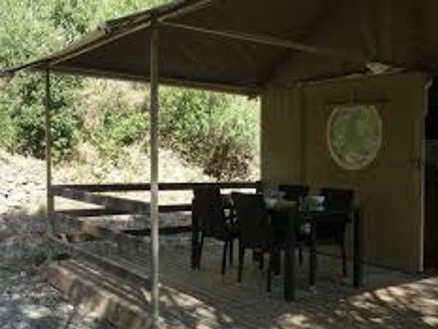 Bungalow toilé 4 personnes - Insolite Team Essentiel: 3 chambres, SDB, Cuisine et dépendance tente avec lit double - prix pour 4 personnes 3