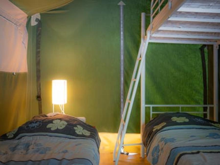 Tente 5 personnes - Confort 37 m² 2 chambres (sans sanitaires) 4