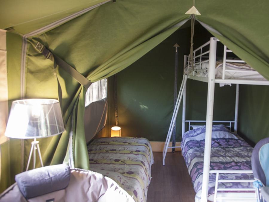 Tente 5 personnes - Confort 37 m² 2 chambres (sans sanitaires) 9