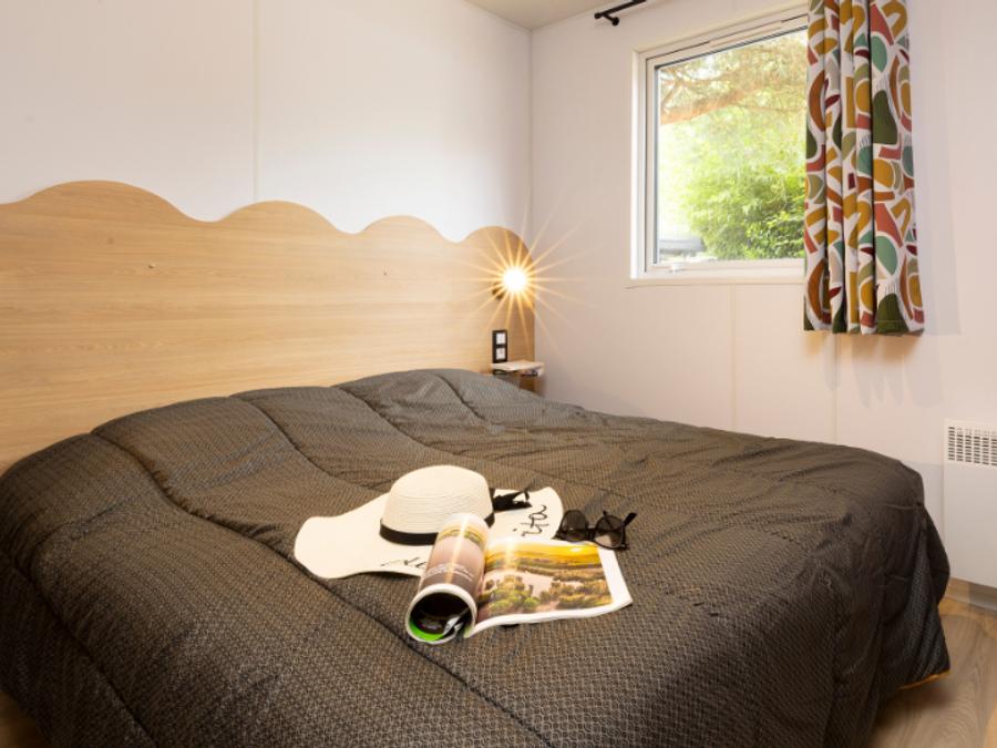 Mobilhome 6 personnes - Bungalow Sapin - 32m² avec terrasse en bois semi-couverte 4