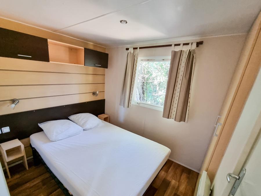 Mobilhome 4 personnes - Mobil-home Standard 30m² - 2 chambres + Terrasse 10m² + TV + Clim 4 pers 1