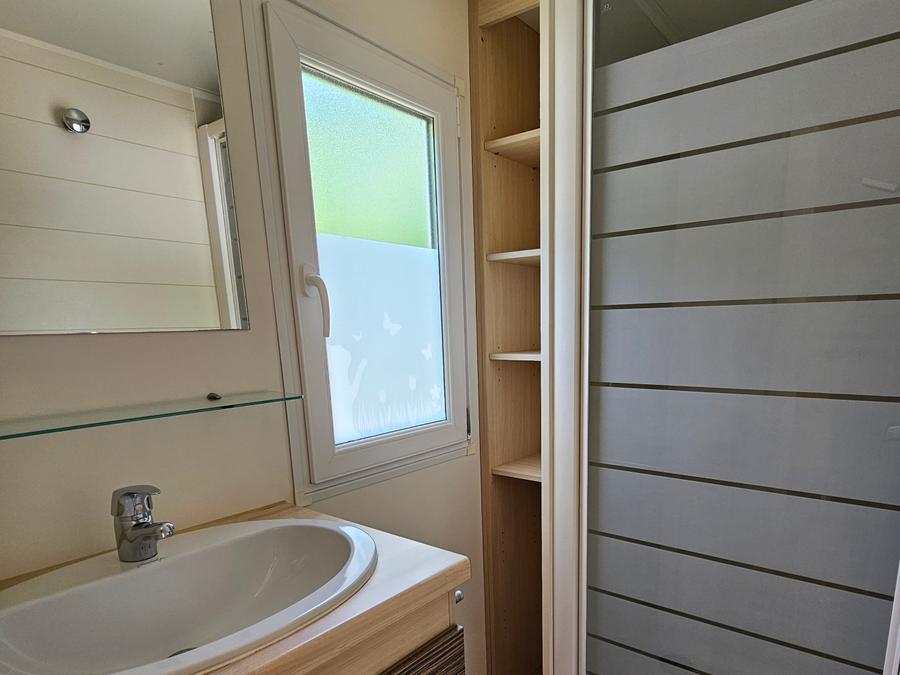Mobilhome 4 personnes - Mobil-home Standard 30m² - 2 chambres + Terrasse 10m² + TV + Clim 4 pers 5