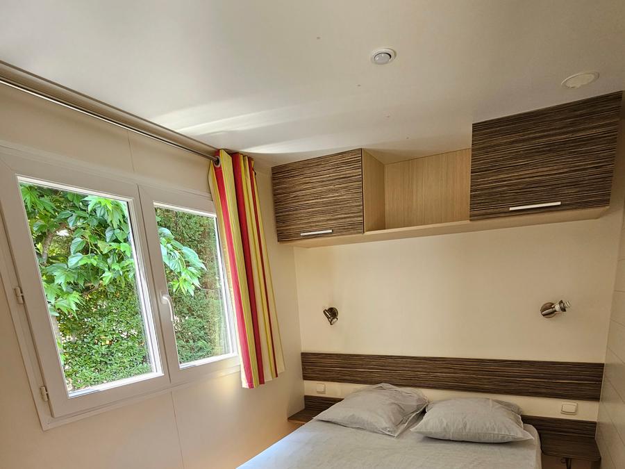 Mobilhome 4 personnes - Mobil-home Standard 30m² - 2 chambres + Terrasse 10m² + TV + Clim 4 pers 7