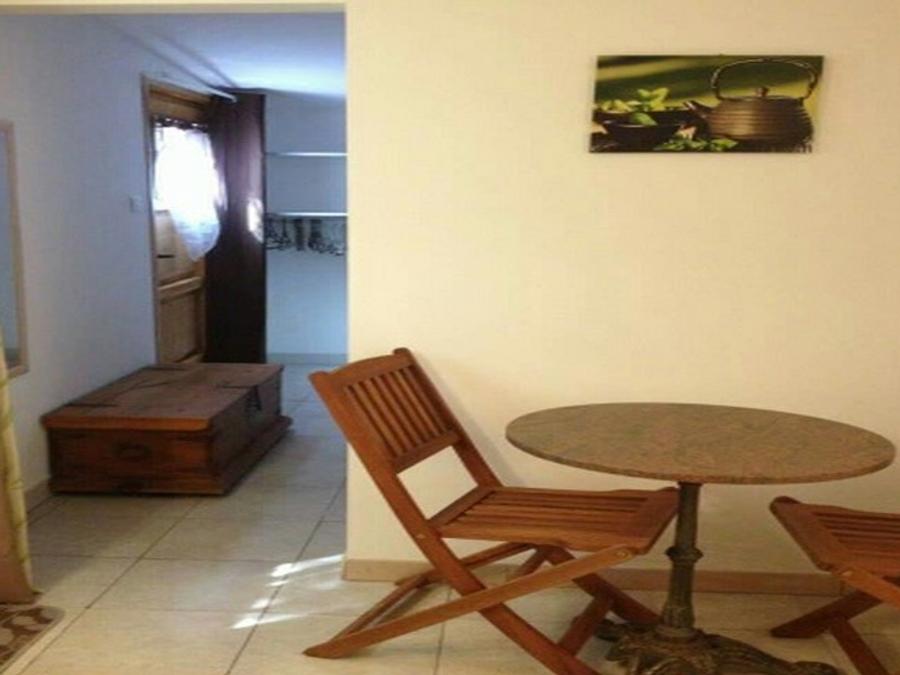 Chambre 2 personnes - Chambre Bruyère avec climatisation et TV 6
