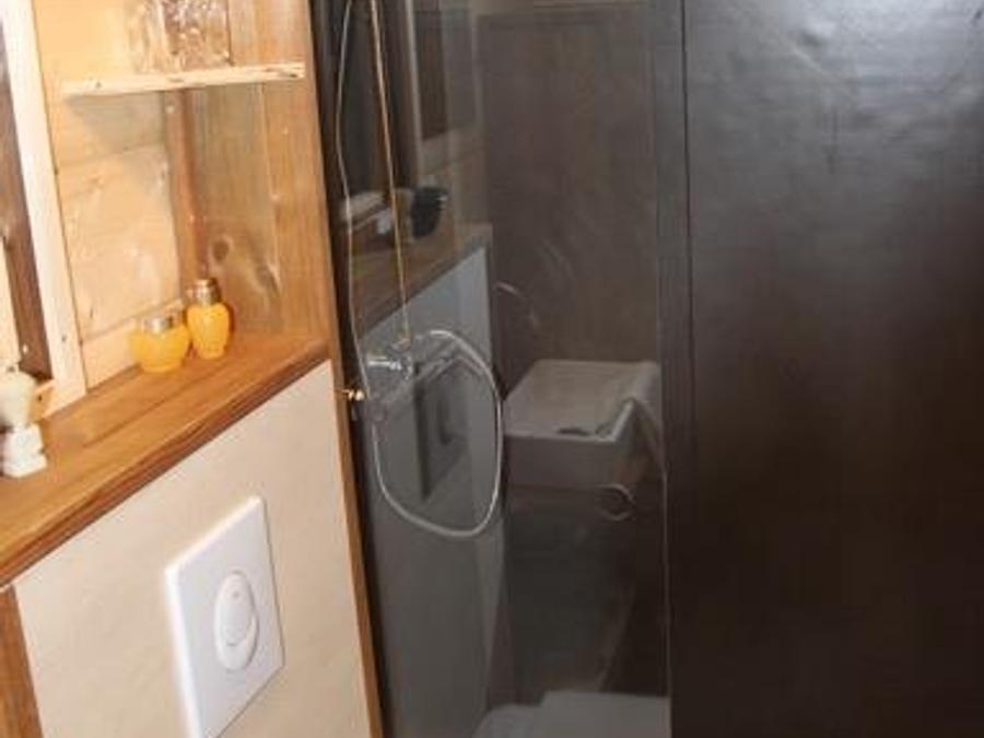Hébergement 2 personnes - La roulotte 1 chambre avec sanitaires 6