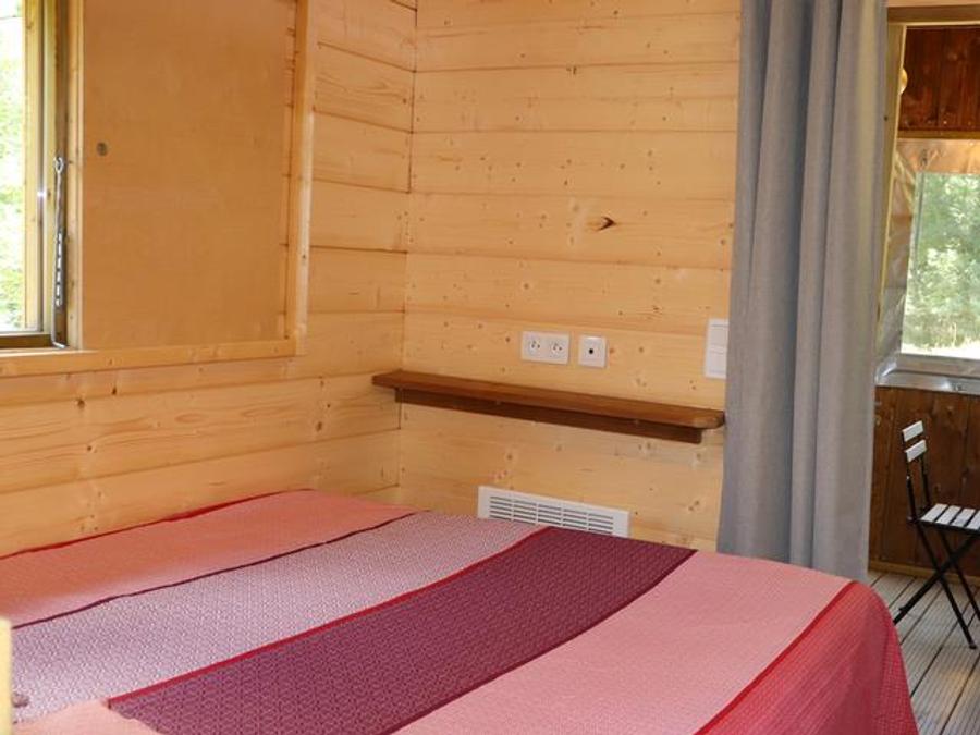 Hébergement 2 personnes - La roulotte 1 chambre avec sanitaires 4