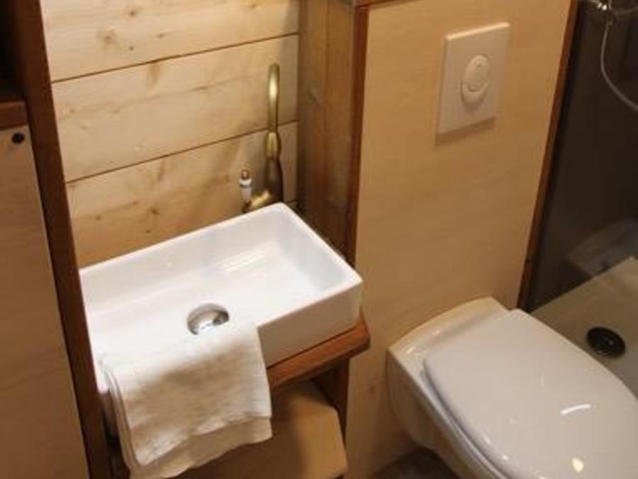 Hébergement 2 personnes - La roulotte 1 chambre avec sanitaires 5
