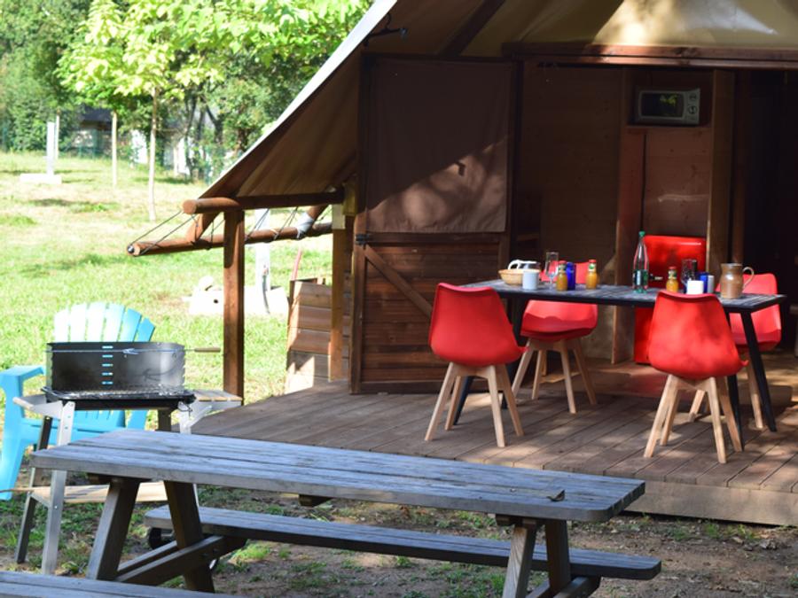 Tente en toile et en bois 6 personnes - LA TENTE DU TRAPPEUR HABITAT 0