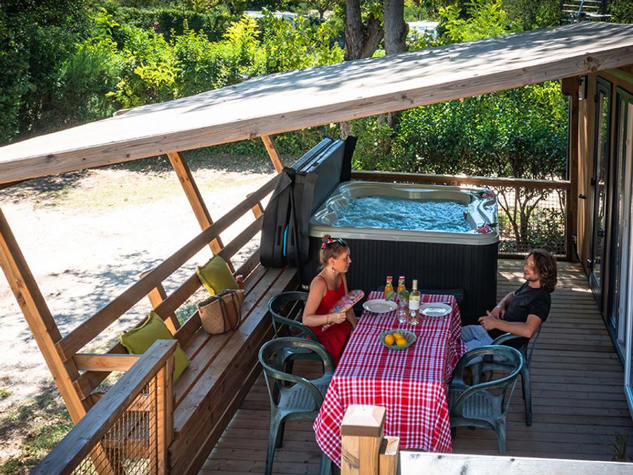 Mobilhome 4 personnes - Cottage Ansouis - 33m² - 2 chambres - 2 salles de bain + Jacuzzi 11