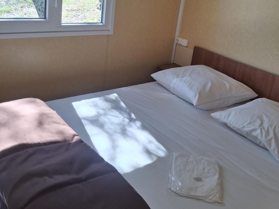 Mobilhome 4 personnes - Confort Climatisé - 2 ch - 3 x 8m / Palmier et Olivier 6