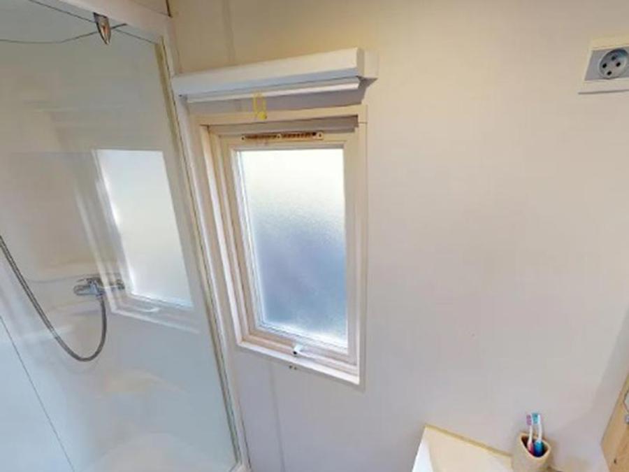 Hébergement 4 personnes - Roulotte avec vue lac - 20,40m² - 2 chambres (2 adultes + 2 enfants) 4