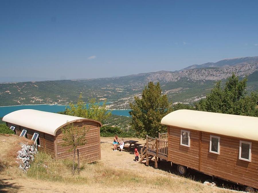 Hébergement 4 personnes - Roulotte avec vue lac - 20,40m² - 2 chambres (2 adultes + 2 enfants) 1