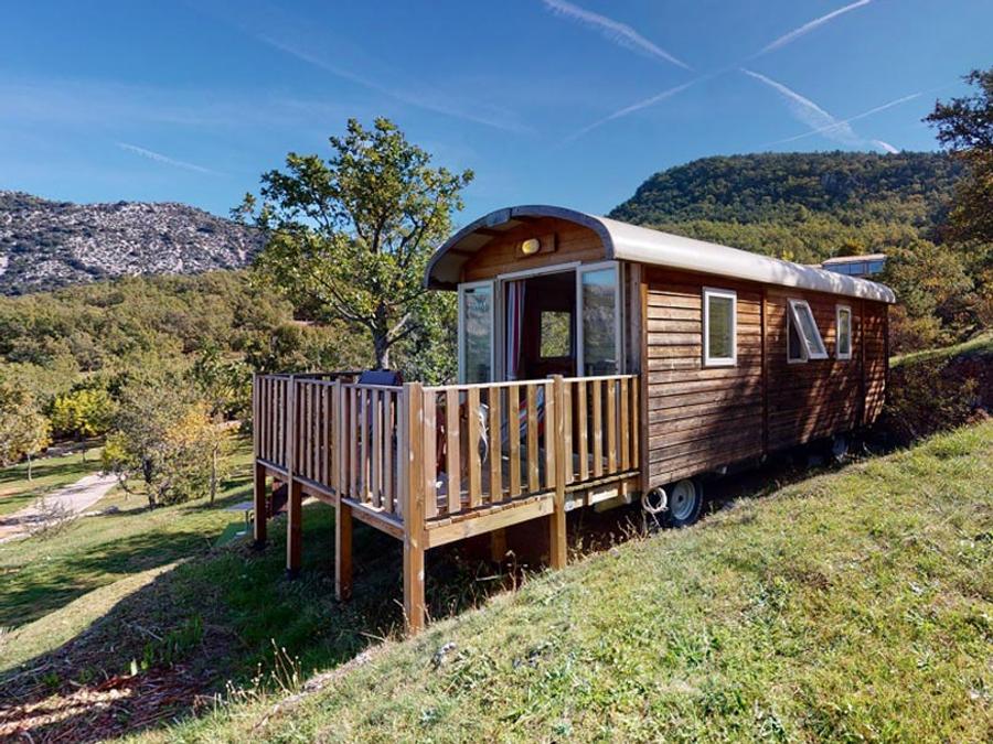 Hébergement 4 personnes - Roulotte avec vue nature - 20,40m² - 2 chambres (2 adultes + 2 enfants -12 ANS) 4