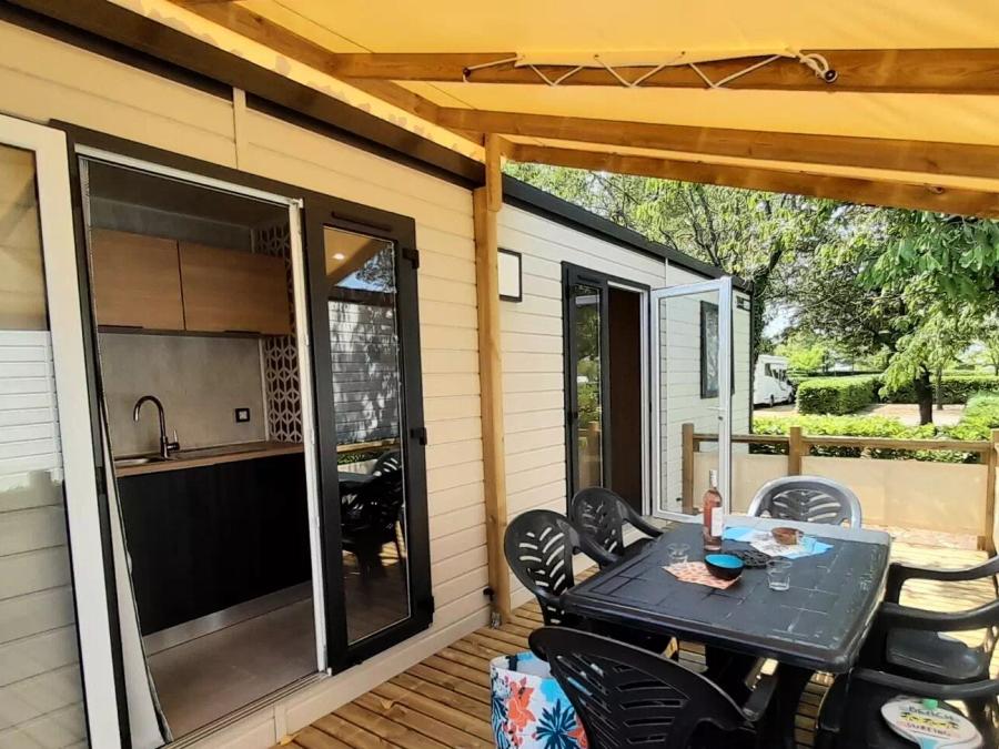 Mobilhome 6 personnes - Colorado Standard 3 Pièces 4/6 Personnes Climatisé + TV 16