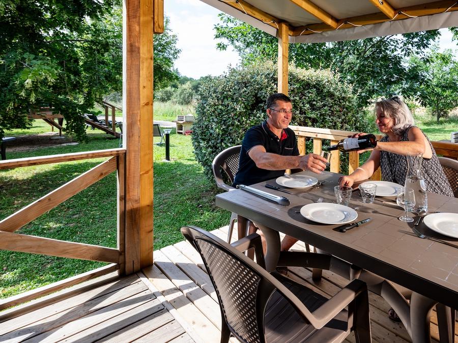 Bungalow 4 personnes - 2 chambres climatisé - 33m2 + terrasse couverte 11