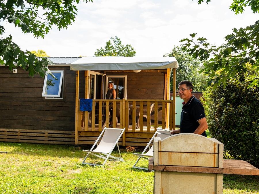 Bungalow 4 personnes - 2 chambres climatisé - 31m2 + terrasse couverte 10