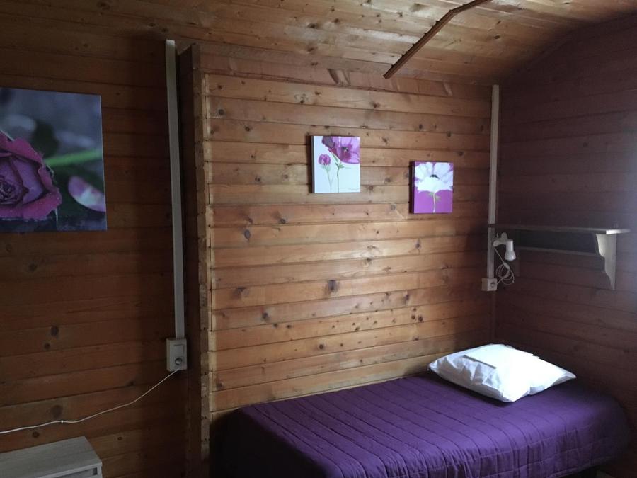 Chalet 4 personnes - CHALET PMR CONFORT - 1 ch - clim - TV - BBQ - Ménage* - 35m2 + terrasse couverte de 14m2 4