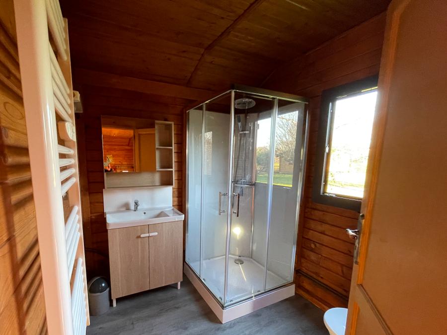 Chalet 4 personnes - CHALET LOFT CONFORT - 1 grande pièce - clim - TV - BBQ - Ménage* - 35m2 + terrasse couverte de 14m2 4