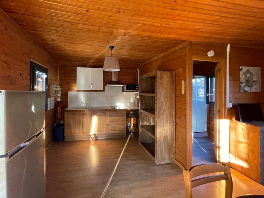 Chalet 4 personnes - CHALET LOFT CONFORT - 1 grande pièce - clim - TV - BBQ - Ménage* - 35m2 + terrasse couverte de 14m2 1
