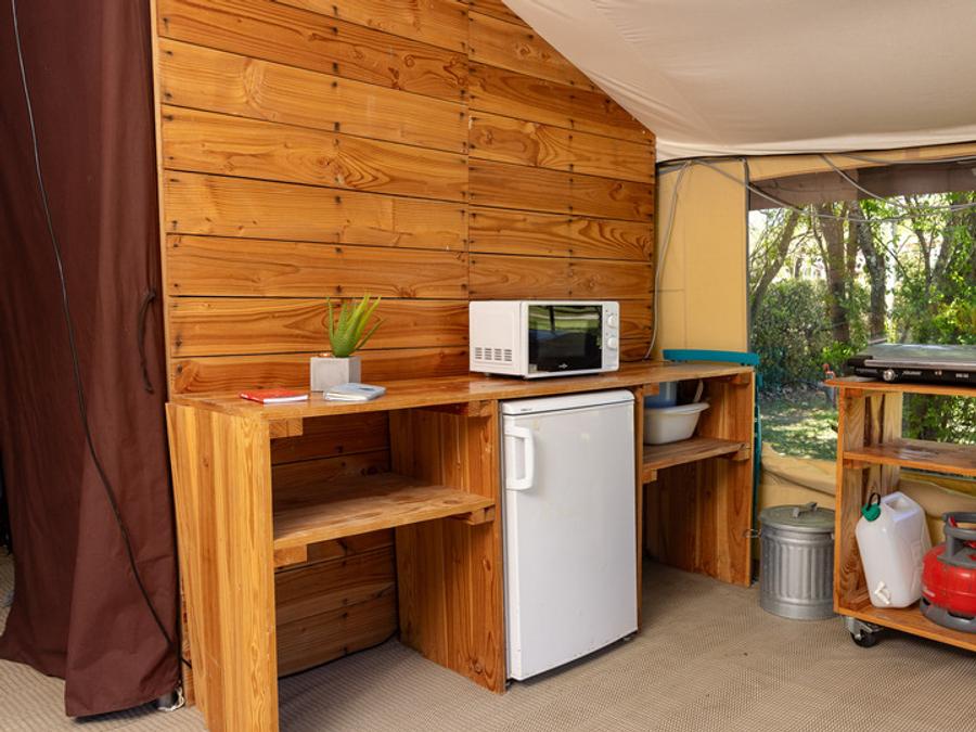 Tente 5 personnes - Ciela Nature Lodge - 2 chambres - Cuisine – Salle de bain 7