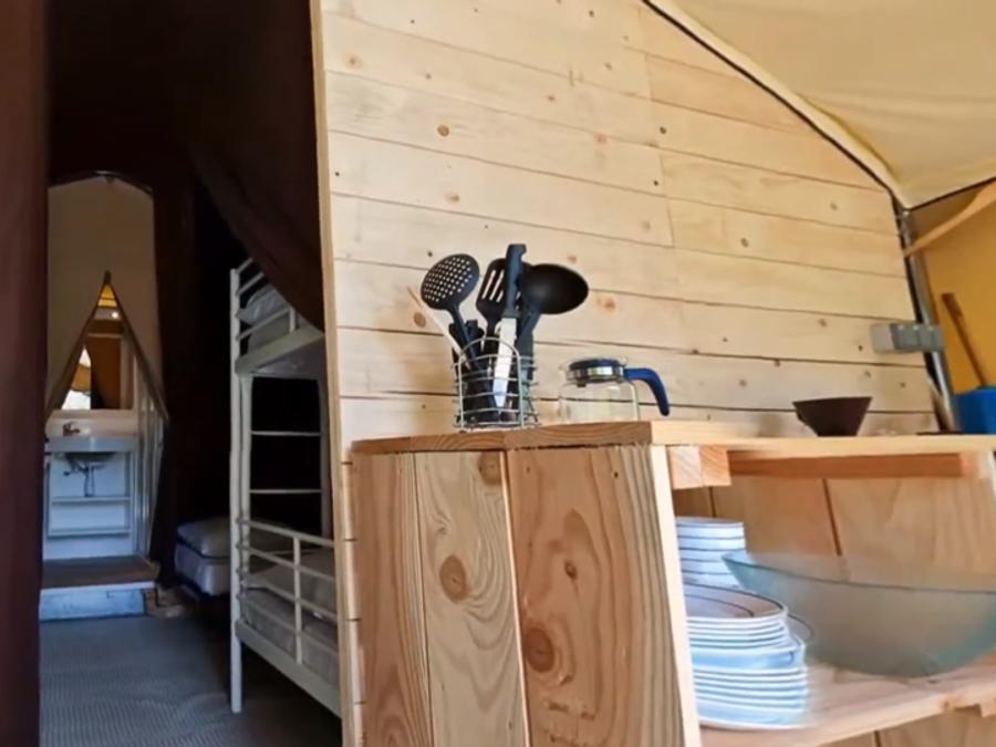 Tente 5 personnes - Ciela Nature Lodge - 2 chambres - Cuisine – Salle de bain 3