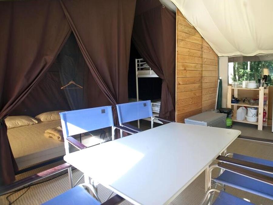 Tente 5 personnes - Ciela Nature Lodge - 2 chambres - Cuisine – Salle de bain 1