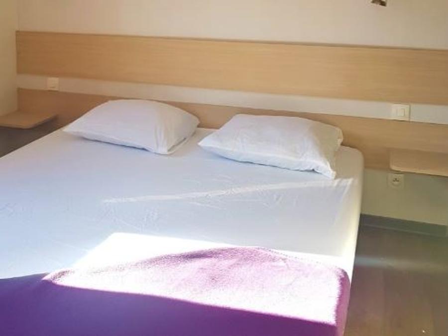 Mobilhome 2 personnes - LOUISIANE CORSAIRE avec sanitaires 3