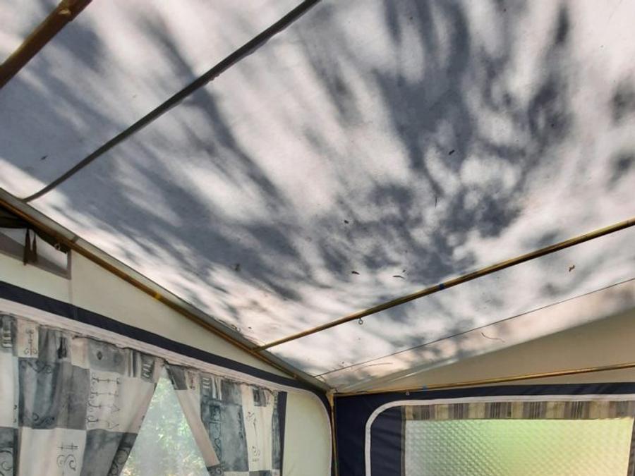 Caravane 2 personnes - (Sans sanitaires) 6