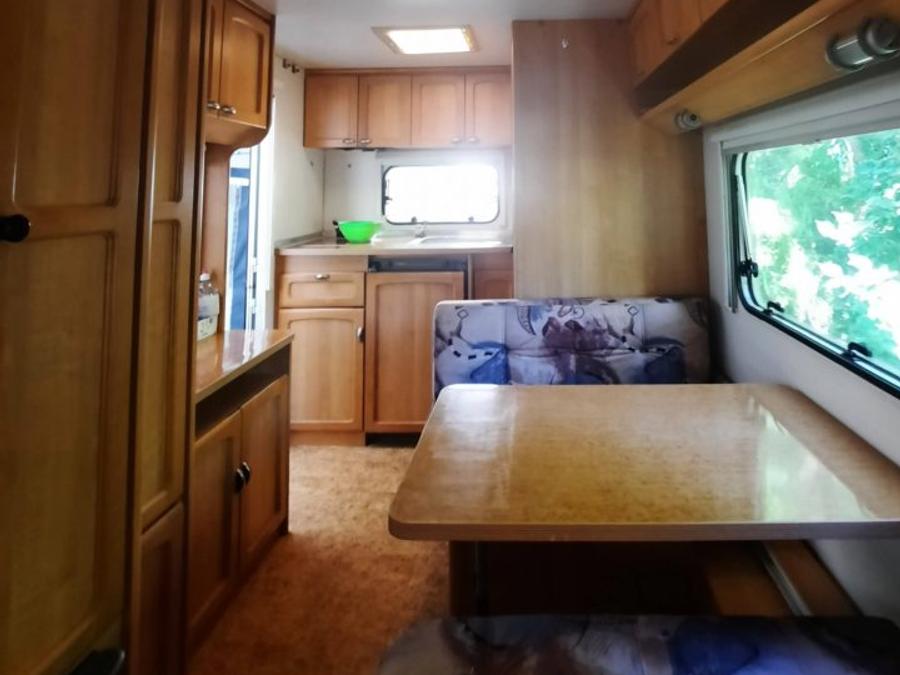 Caravane 2 personnes - (Sans sanitaires) 9