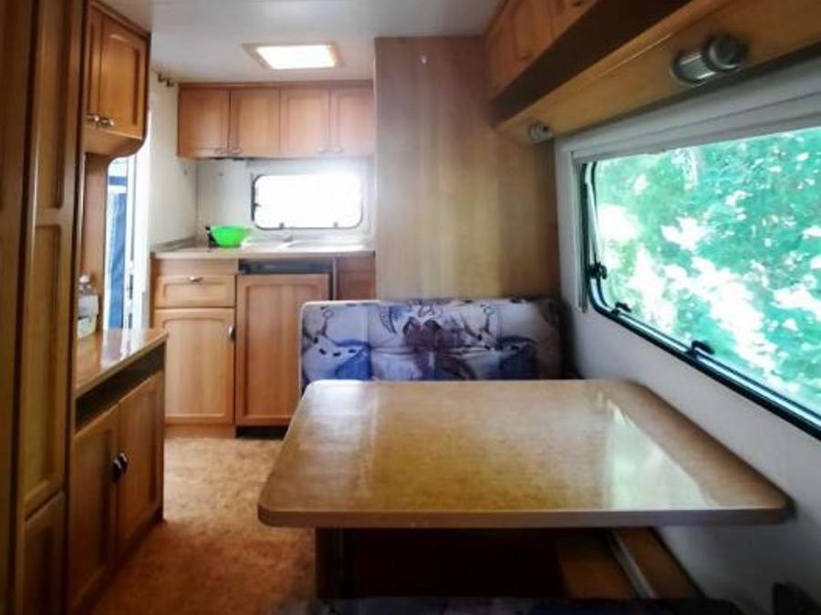 Caravane 2 personnes - (Sans sanitaires) 2