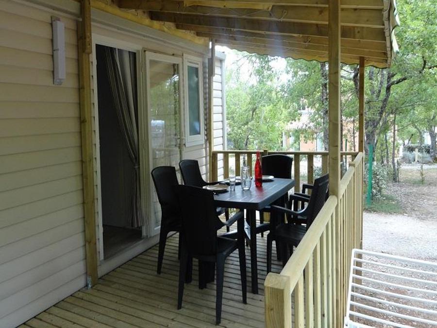 Mobilhome 4 personnes - Confort + 26m² (2 chambres) + terrasse couverte 10m² 2