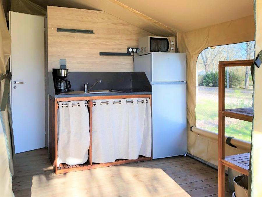 Tente en toile et en bois 5 personnes - Lodge Bali avec sanitaires 4