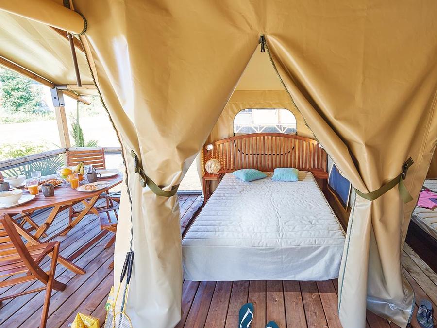 Tente en toile et en bois 5 personnes - Lodge Bali avec sanitaires 11