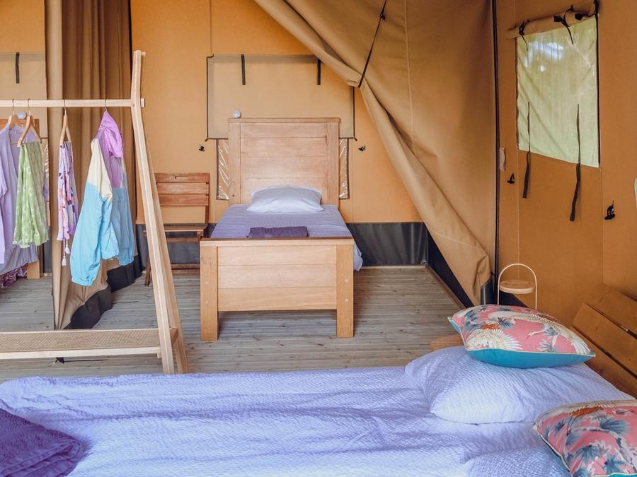 Tente en toile et en bois 4 personnes - Lodge Chrysalide - 35 m² + terrasse 15 m² 14