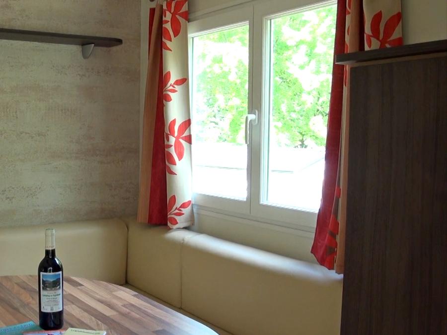 Mobilhome 4 personnes - Résidence PEYRELADE Confort 2 chambres-terrasse couverte + TV 5