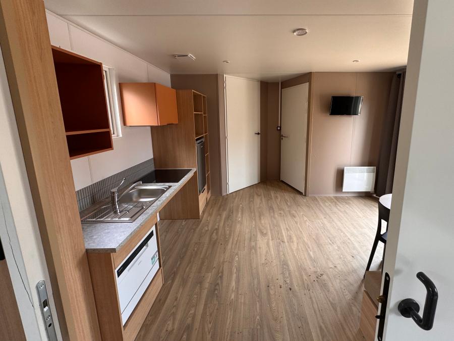 Mobilhome 4 personnes - NEW // Résidence LOUISIANE PMR Confort 2 chambres + terrasse semi-couverte + TV 1