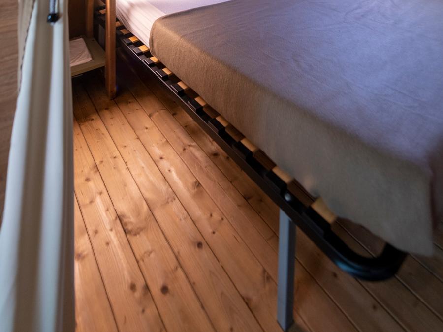 Hébergement 4 personnes - Tente lodge AVEC sanitaires 7