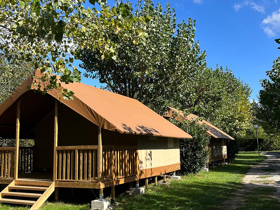 Hébergement 4 personnes - Tente lodge AVEC sanitaires 1
