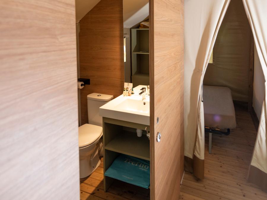 Hébergement 4 personnes - Tente lodge AVEC sanitaires 3