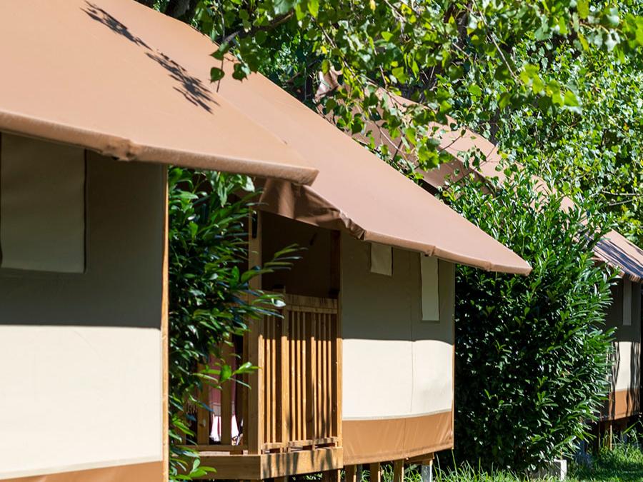 Hébergement 4 personnes - Tente lodge AVEC sanitaires 9