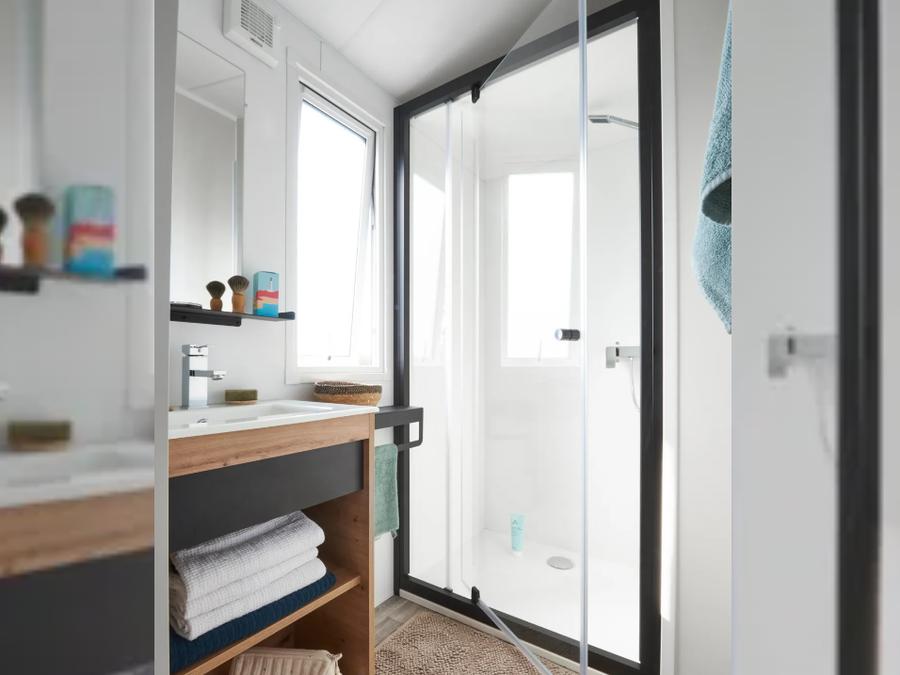 Mobilhome 4 personnes - NEW 2023// Mobil-Home Premium 27m² (2 chambres) + TV + LV + Terrasse couverte 2