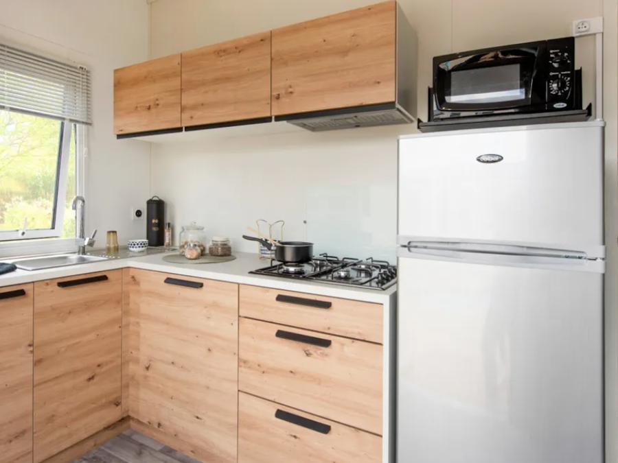 Mobilhome 2 personnes - NEW 2023// Mobil-Home Premium 20m² (1 chambre) + TV + Terrasse couverte + LV 7