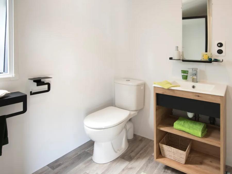 Mobilhome 2 personnes - NEW 2023// Mobil-Home Premium 20m² (1 chambre) + TV + Terrasse couverte + LV 3