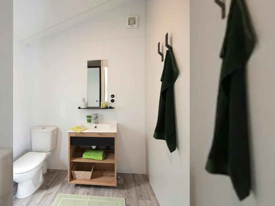 Mobilhome 2 personnes - NEW 2023// Mobil-Home Premium 20m² (1 chambre) + TV + Terrasse couverte + LV 2