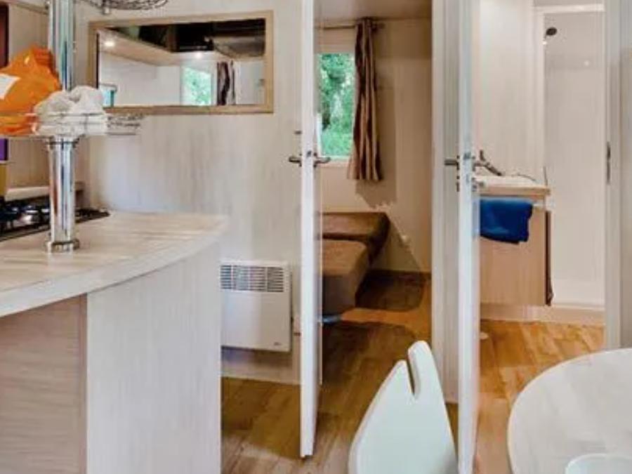 Mobilhome 5 personnes - Mobil-home Confort 32m² - 2 chambres + TV + terrasse couverte 1