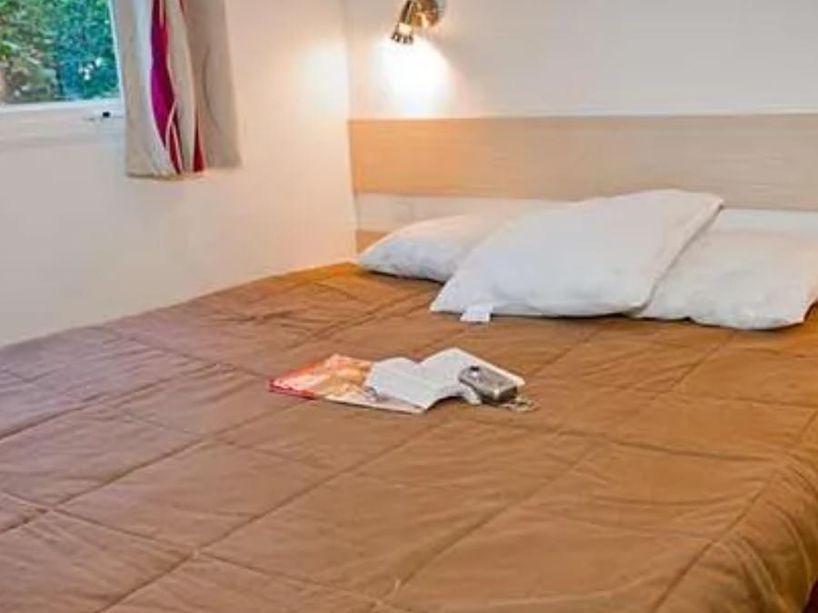 Mobilhome 5 personnes - Mobil-home Confort 32m² - 2 chambres + TV + terrasse couverte 3