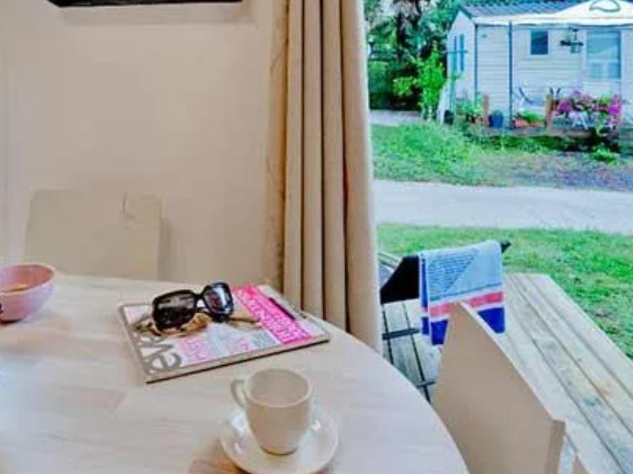 Mobilhome 5 personnes - Mobil-home Confort 32m² - 2 chambres + TV + terrasse couverte 2